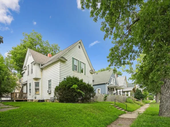 924 14 1/2 St, Rock Island, IL 61201