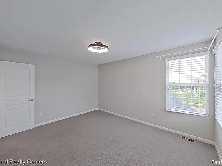 58180 Jonagold Ln — Photo 39