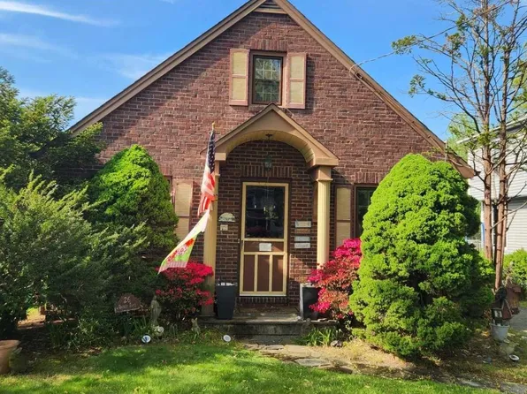 26 Ranger Rd, Dumont, NJ 07628