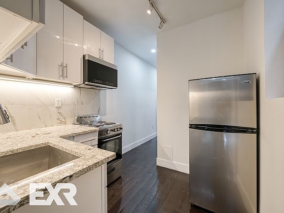 3rd image of 471 Chauncey St #2C