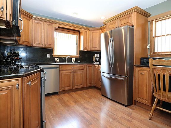 2nd image of 97 Amber St