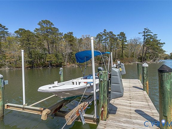 4th image of 176 Baypointe Ct
