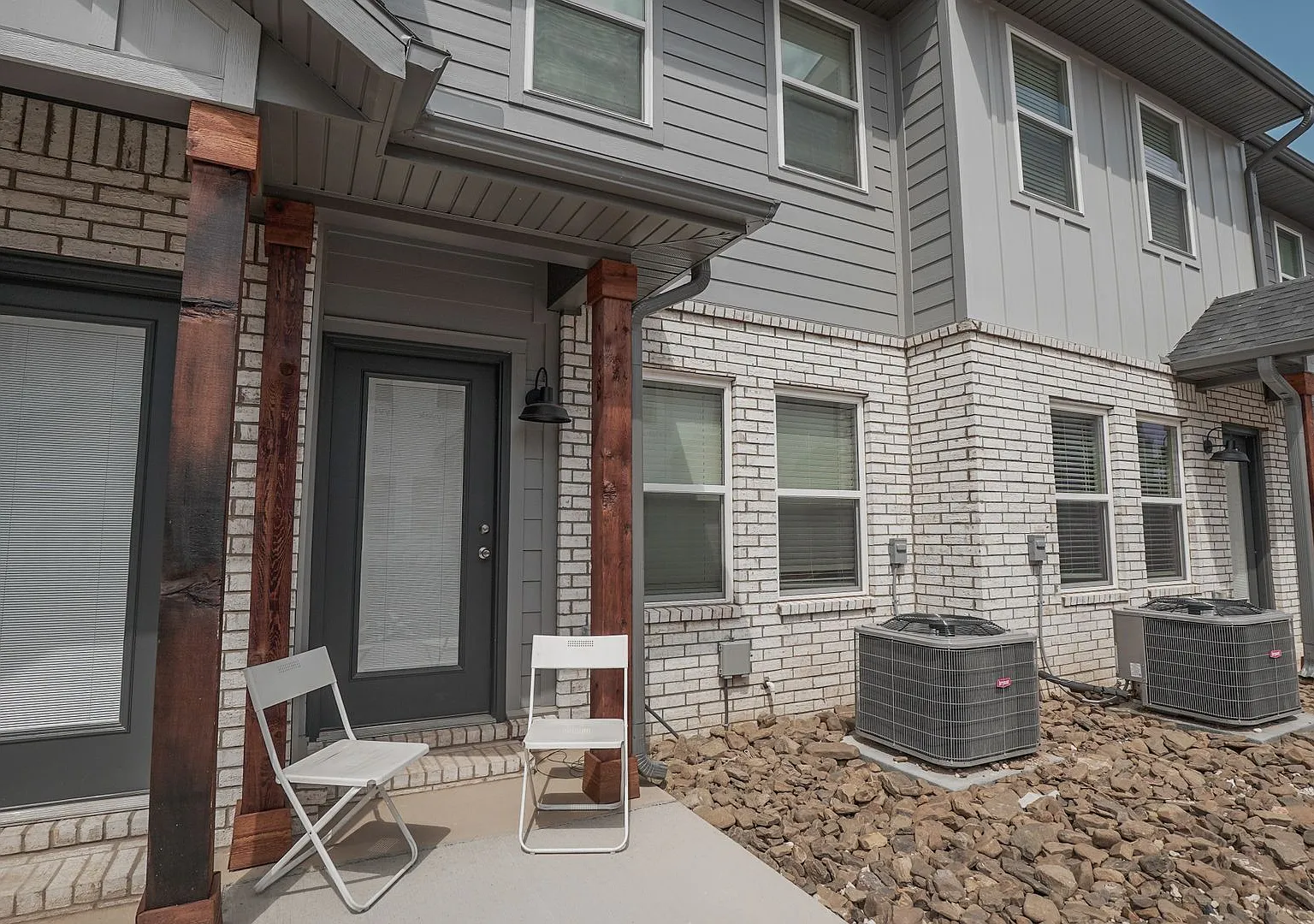 2 bedroom 2.5 bath home located in Fayetteville, AR — Photo 2