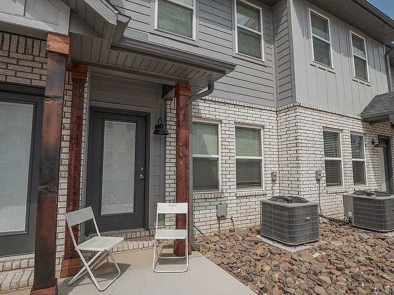 654 N Littleleaf Ter #29 — Photo 2