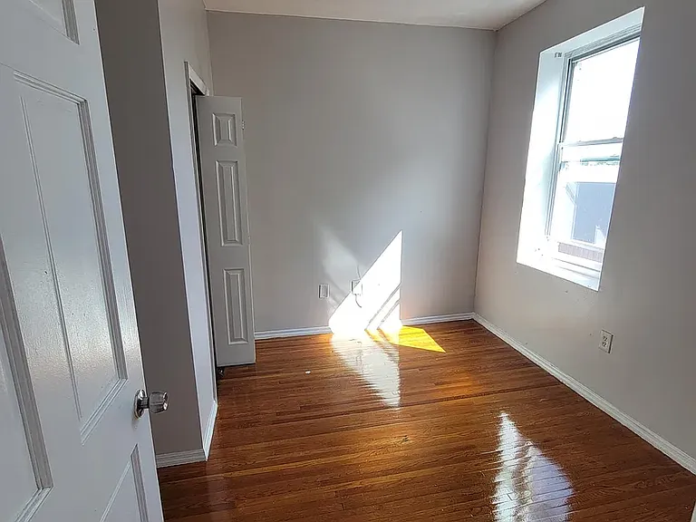 210 N 15th St #9C — Photo 5