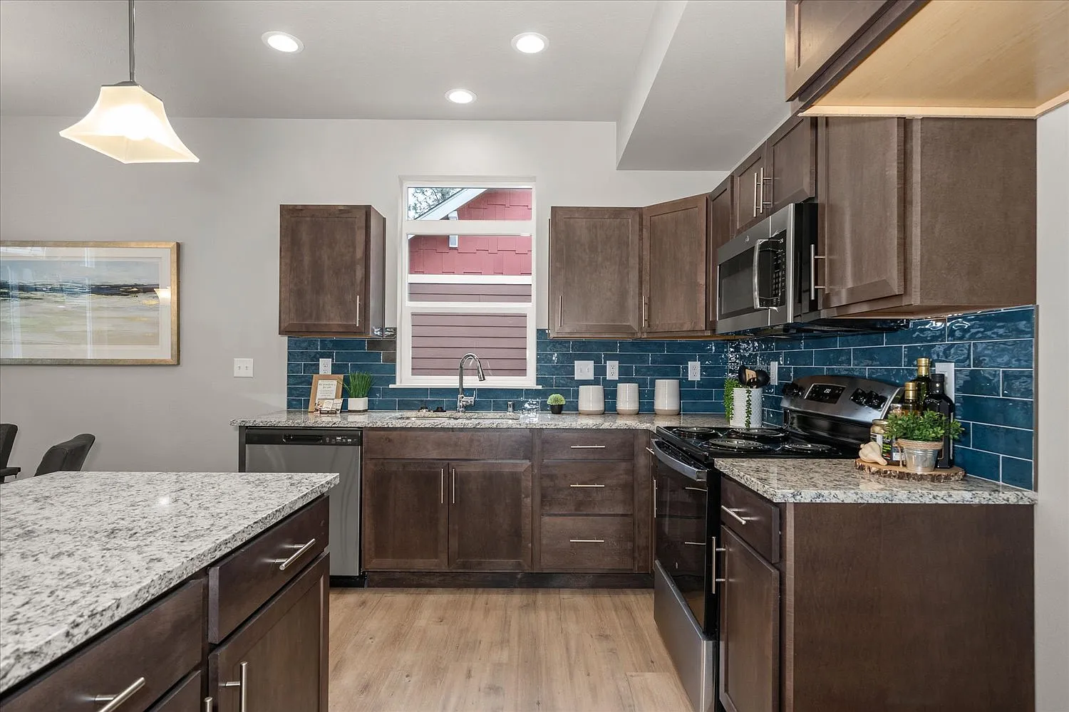 3 bed, 2.5 bath, 1785 sqft, $2,545 — Photo 2
