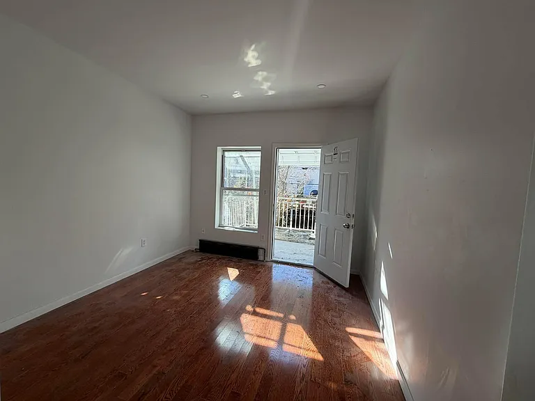 2218 E 27th St #2 — Photo 8