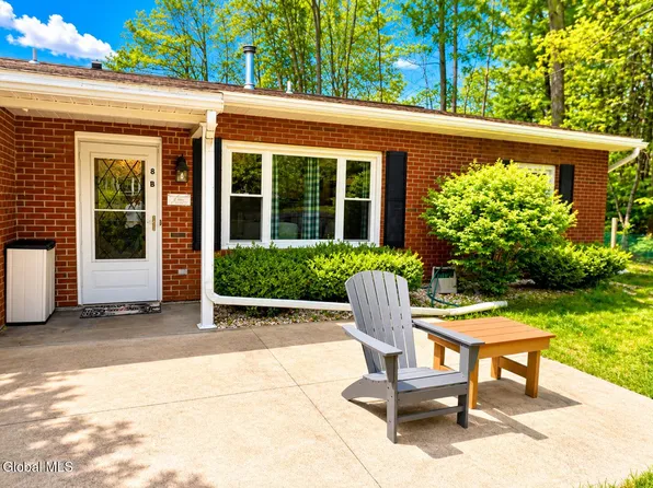 8B Lacosta Drive, Clifton Park, NY 12065