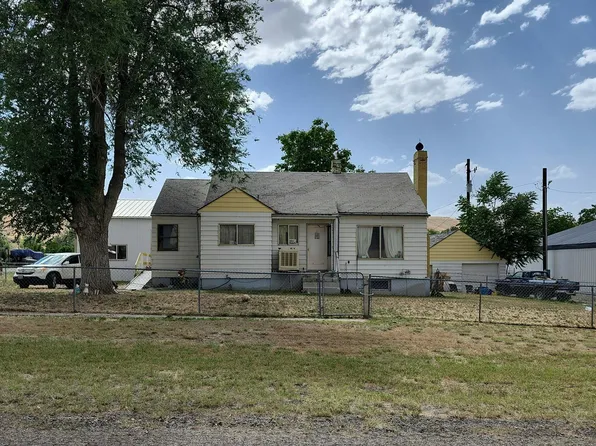 475 3rd St E, Huntington, OR 97907