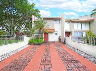 8811 Gatehouse Rd APT 8, Plantation, FL 33324