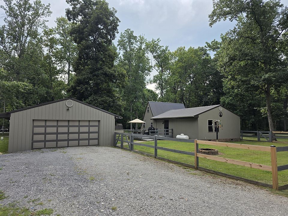 1st image of 207 Blue Bird Ln