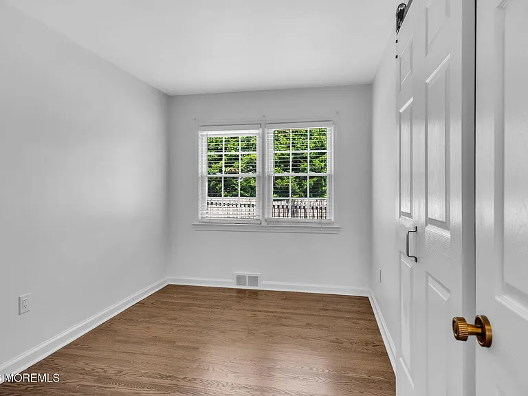 67 Victoria Pl — Photo 10