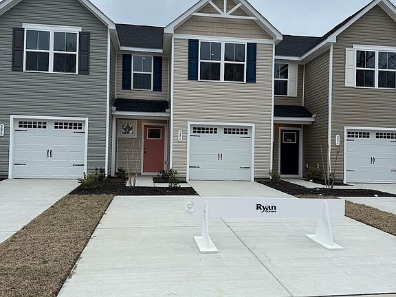 Park up to 4 cars w/ garage