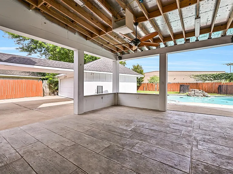 9322 Petersham Dr — Photo 17