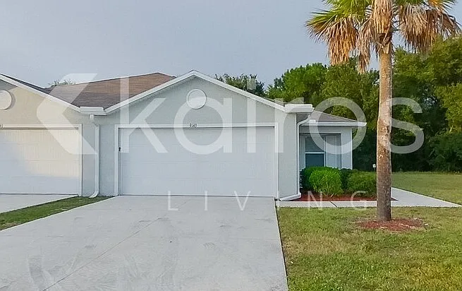 3 bed, 2.0 bath, 1400 sqft, $1,574 — Photo 1