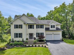 9 Ellens Way, Wallkill, NY 12589