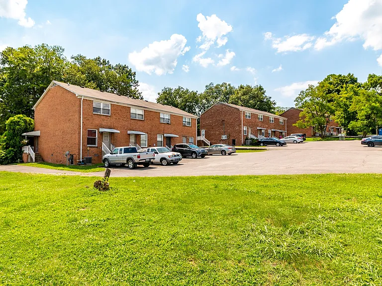1020 Hickory Hill Ln — Photo 14
