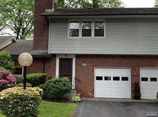 15-14 Abbott Rd, Fair Lawn, NJ 07410