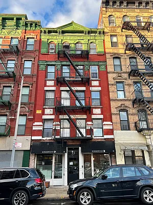 Rented by Camelot Realty Group | media 36