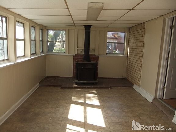 5th image of 437 Christie Ave