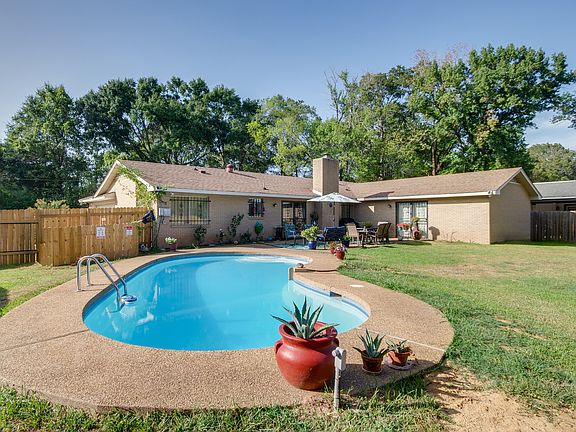 4th image of 5846 Clubview Dr