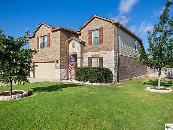 2nd image of 1324 Daffodil Dr