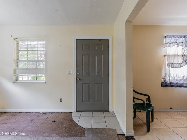 10588 AIRPORT TERRACE Drive, Jacksonville, FL 32225