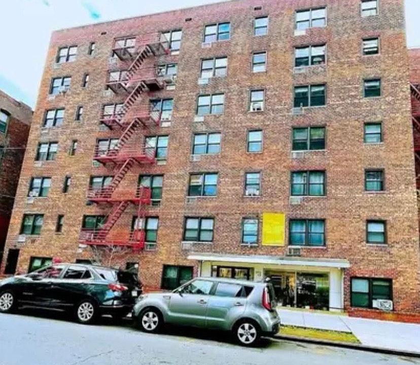 1st image of 14340 Roosevelt Ave APT 2M