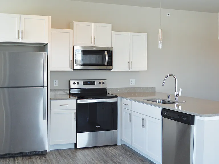 Mammoth Springs Apartments & Townhomes — Photo 29
