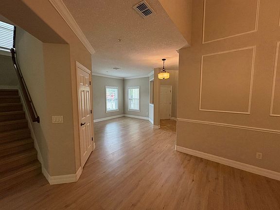 5th image of 6874 Sorrento St