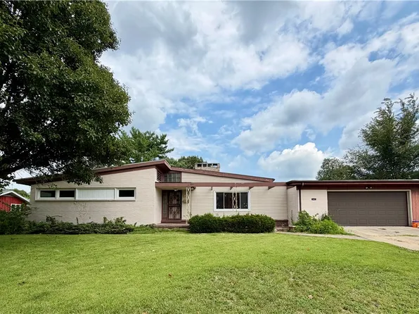 1635 Robinson St, Danville, IL 61832
