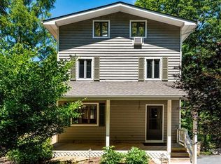 33 Thousand Oaks Blvd, Fairview, NC 28730