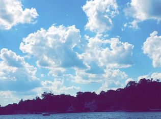 21 Oaklandview Dr, Mahopac, NY 10541