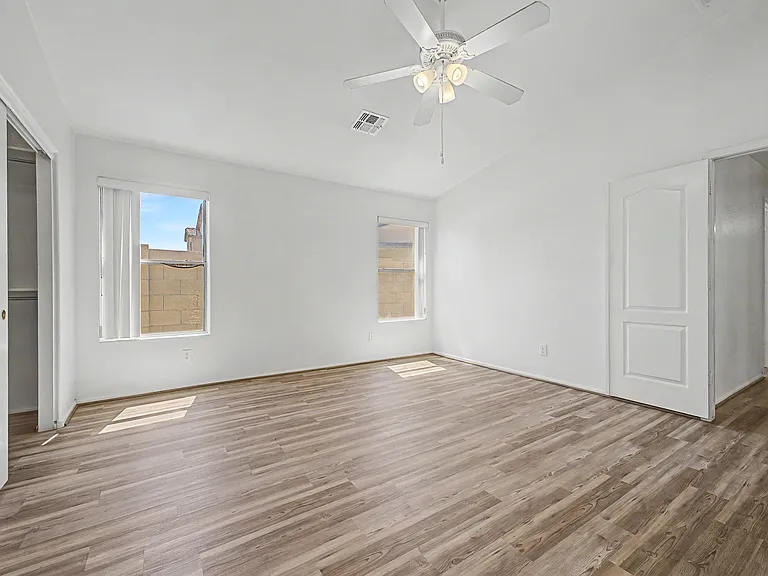 4649 E Augusta Ave — Photo 23