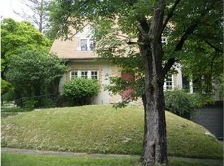 429 W Parkwood Dr, Dayton, OH 45405