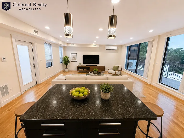 1616 Beacon St #4 — Photo 11