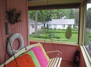 N1665 Maple St, Lake Geneva, WI 53147