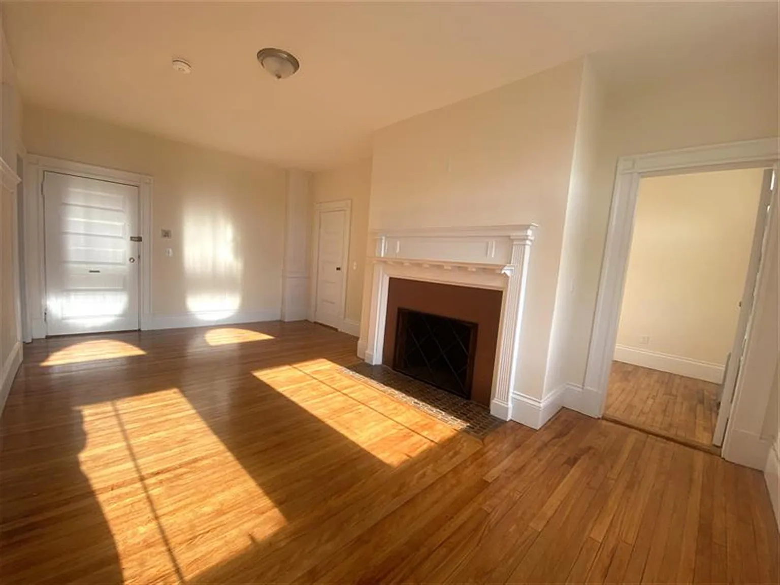1 bed, 575 sqft, $2,600 — Photo 4
