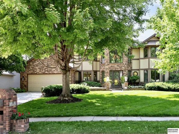 12829 Izard St, Omaha, NE 68154