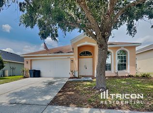 5547 Braddock Dr, Zephyrhills, FL 33541