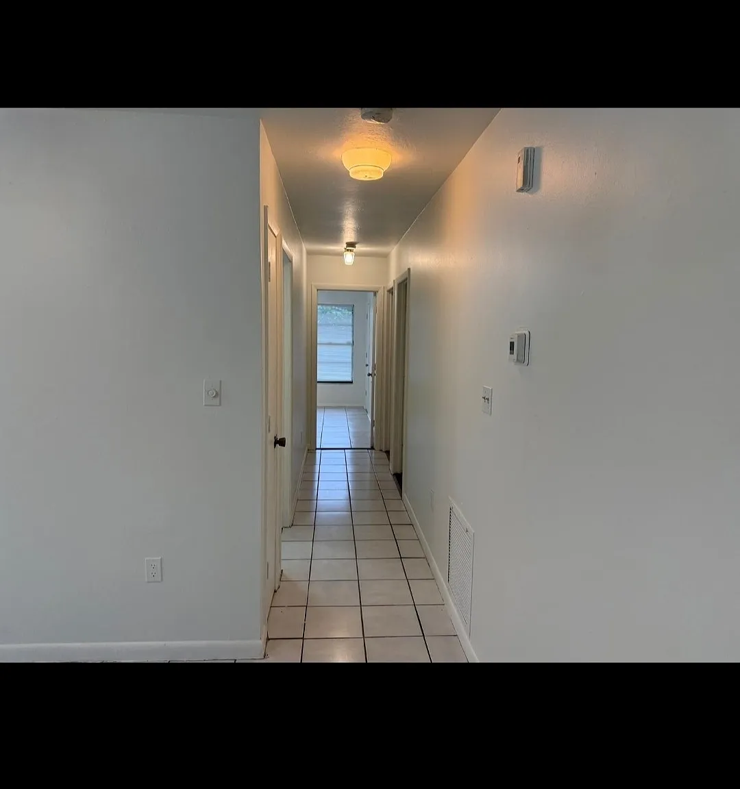 3 bed, 1294 sqft, $2,000 — Photo 3