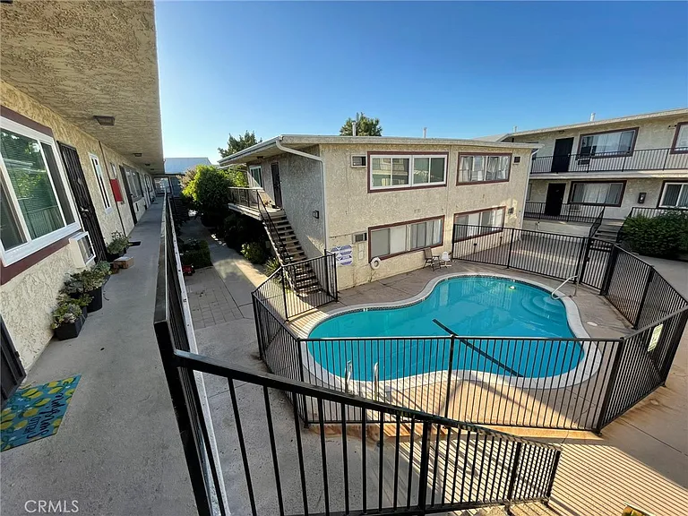 8800 Cedros Ave #111 — Photo 27
