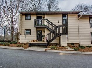 118 Turnwood Ln, Winston Salem, NC 27104