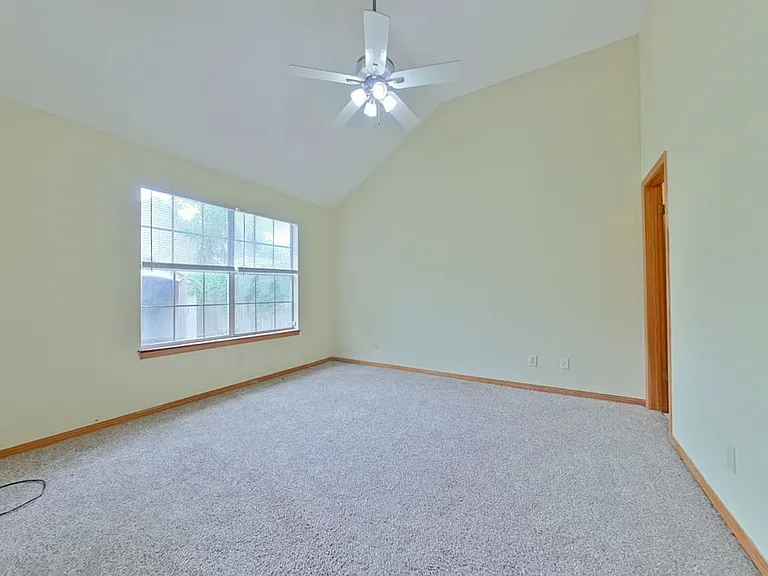 2815 Old Carriage Ln — Photo 9