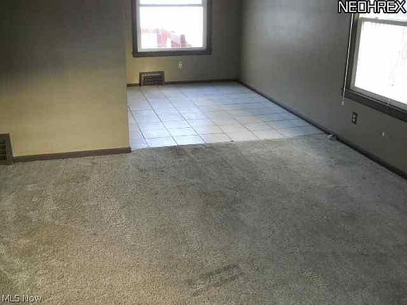 3rd image of 21671 S Lakeshore Blvd