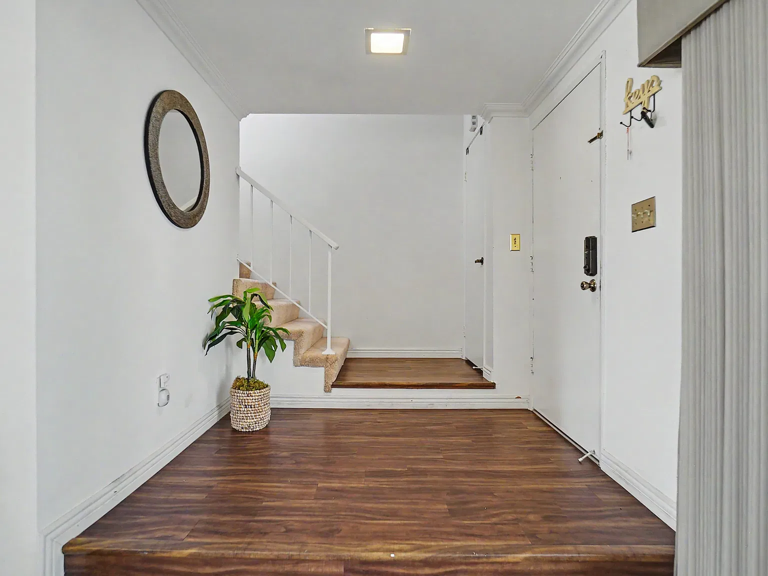3 bed, 1415 sqft, $3,738 — Photo 4