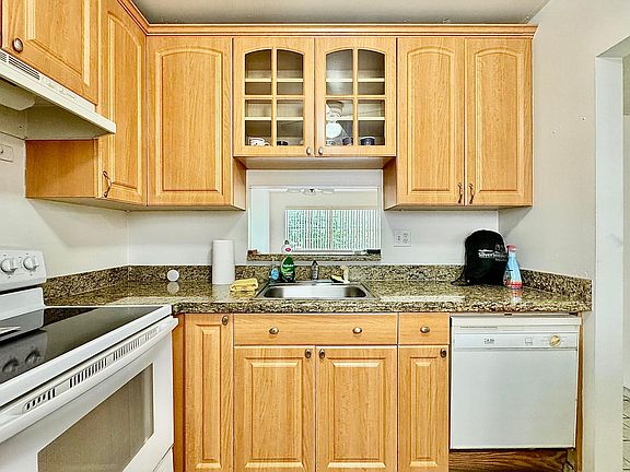 3rd image of 5181 W Oakland Park Boulevard #212