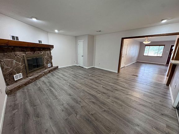 2nd image of 3031 S Flamingo Way