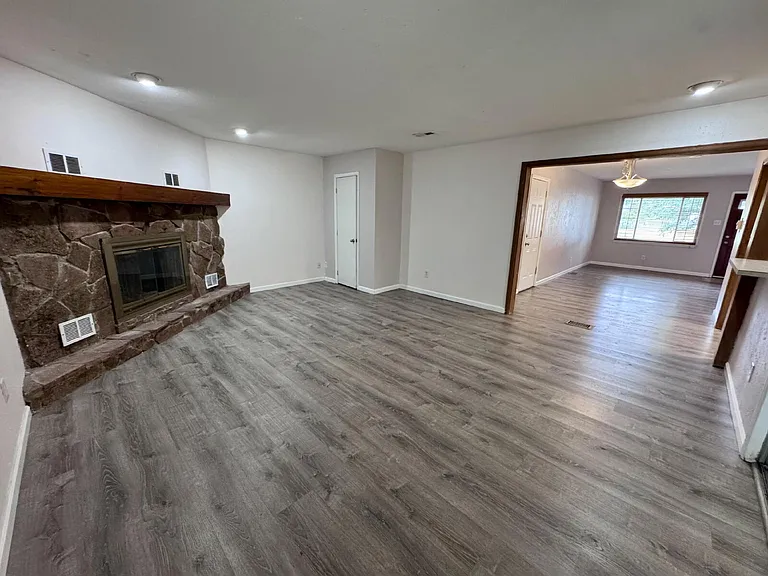 3031 S Flamingo Way — Photo 2