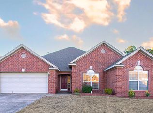 13 Dauphine Pl, Maumelle, AR 72113